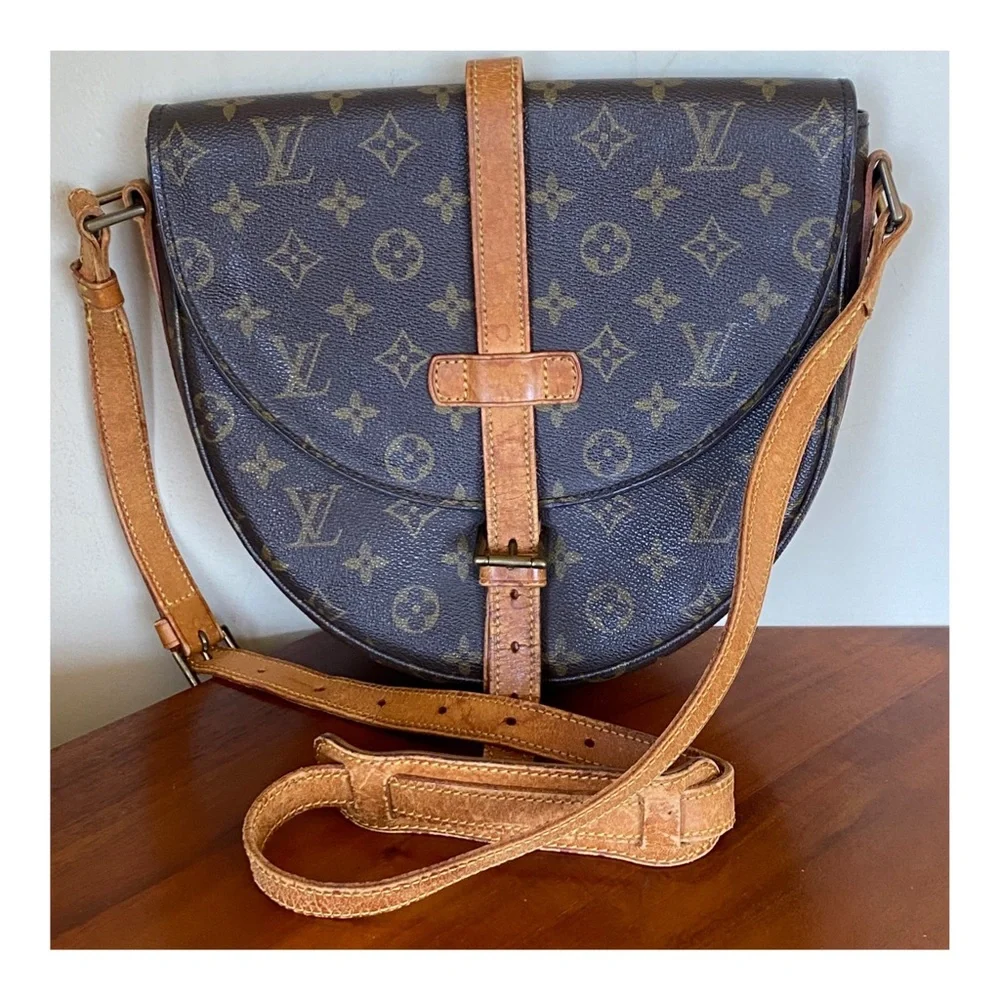 💗SOLD💗AUTHENTIC LOUIS VUITTON CHANTILLY GM CROSSBODY BAG - Picture 3 of 13